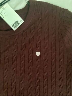 H&M Women's Cable Knit Crewneck Sweater in Burgundy with Pink Heart